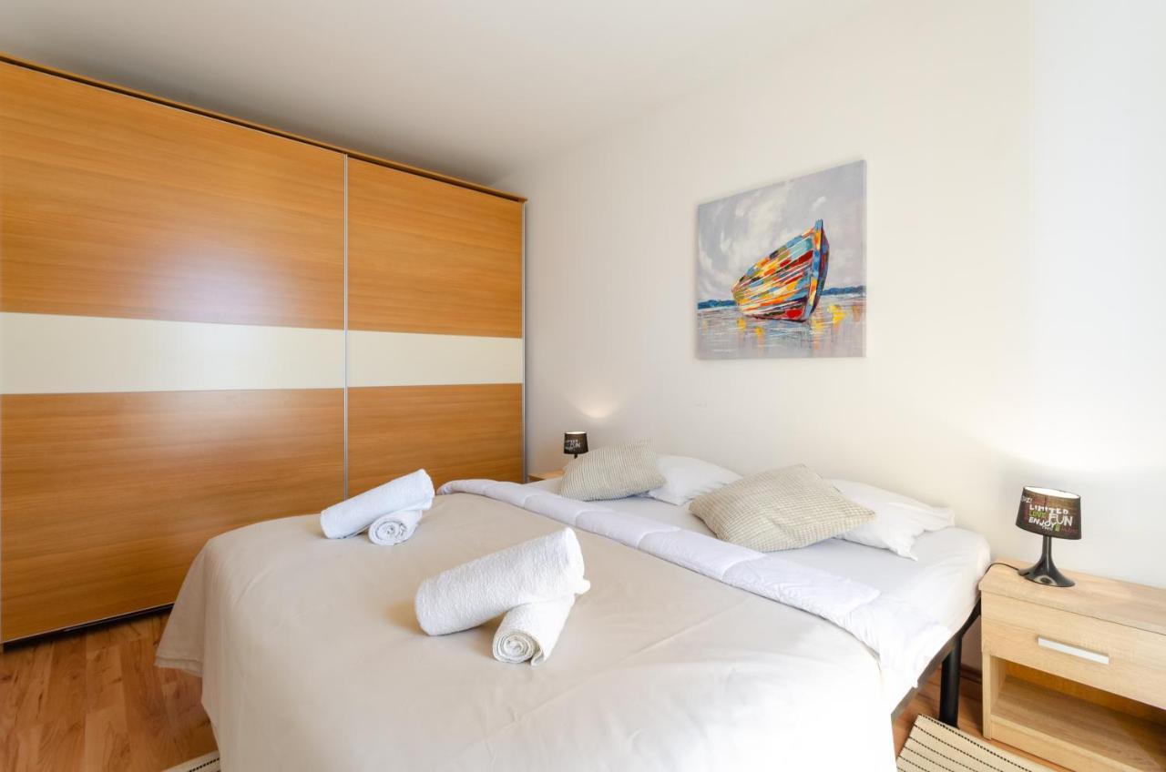 Apartment Tia ซริกเวนิซา ภายนอก รูปภาพ